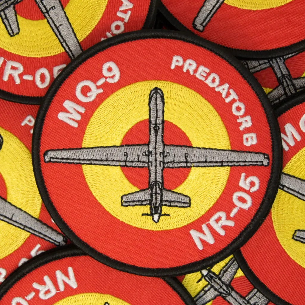 PREDATOR B MONTON VERTICAL.webp