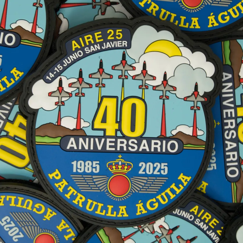 40 ANIVERSARIO PVC MONTON.webp