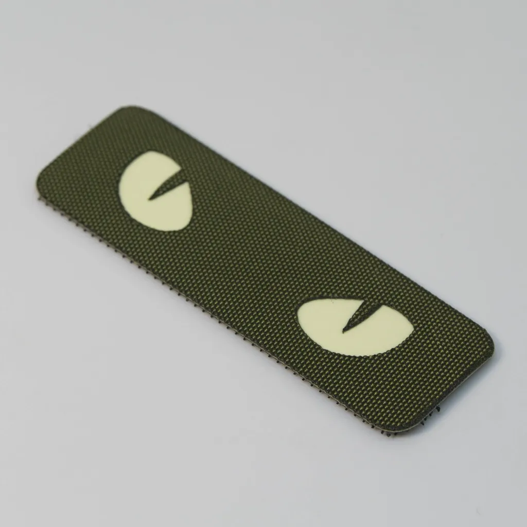 OJOS VERDE SOLO.webp